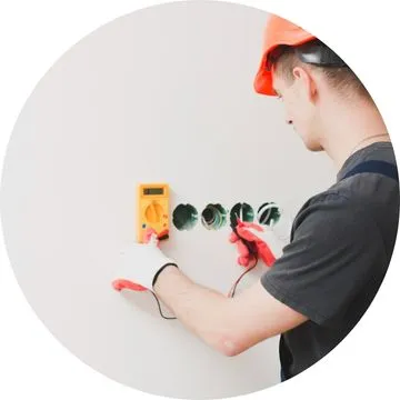 Contratar um eletricista em Pouso Alegre MG vale a pena? Veja as vantagens e benefícios