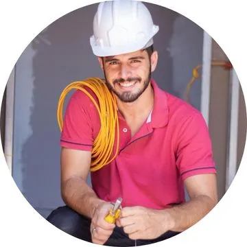 Eletricista 24h em São Paulo SP realizando atendimento elétrico de urgência com agilidade e segurança.